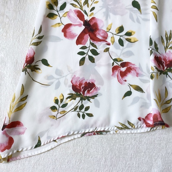 Torrid Floral Print Challis Cami Woman’s 1X Sharkbite Hem Cream & Pink Color - Picture 3 of 8